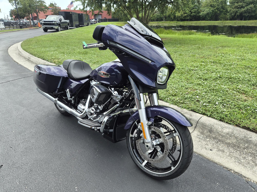 Street Glide®