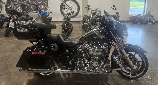 Street Glide®