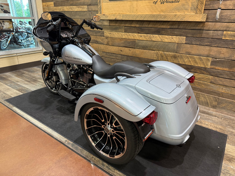 Road Glide® 3
