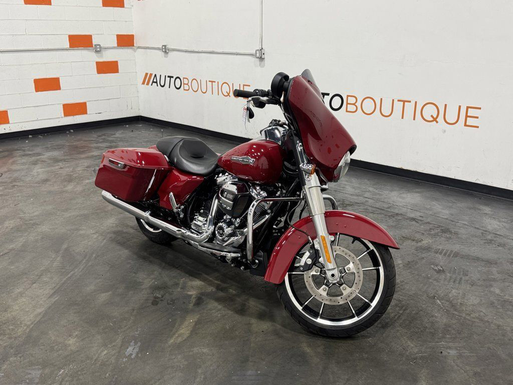 Street Glide®