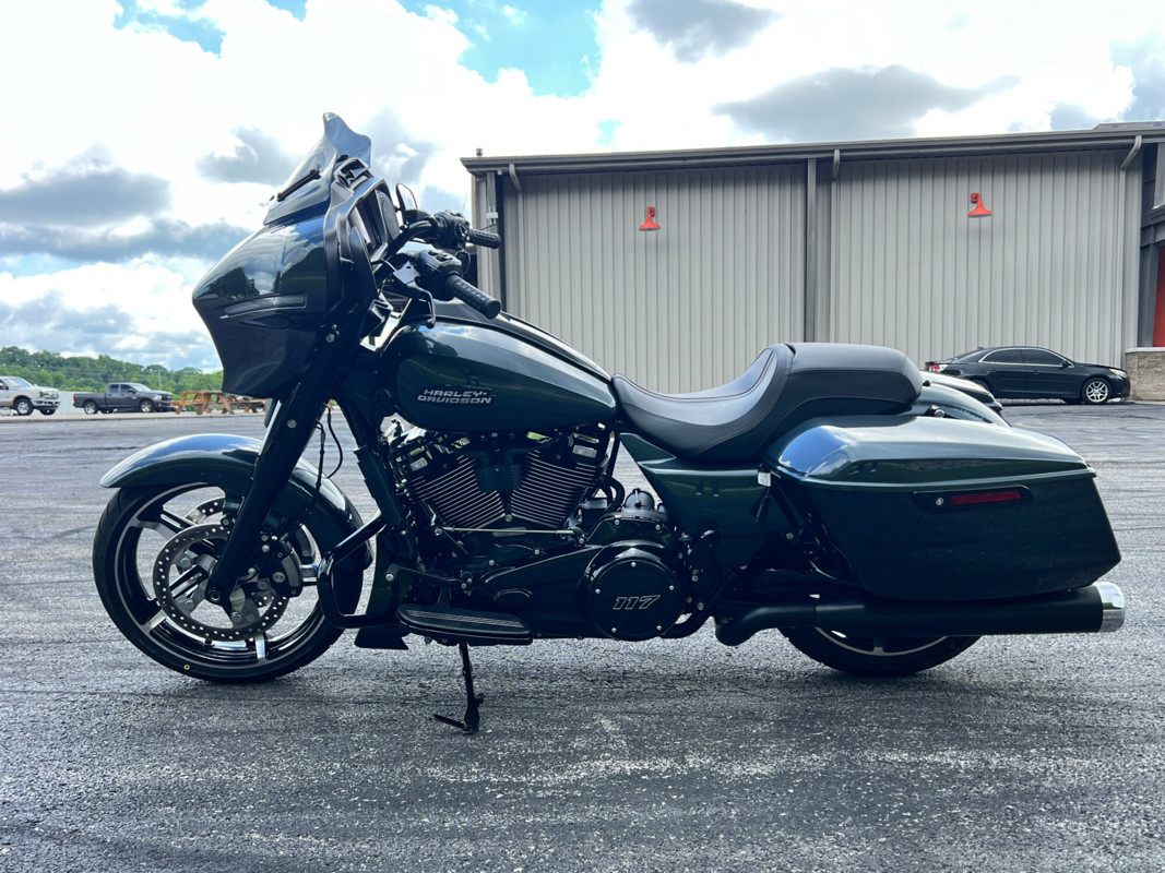 Street Glide®