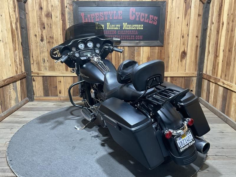 Street Glide®