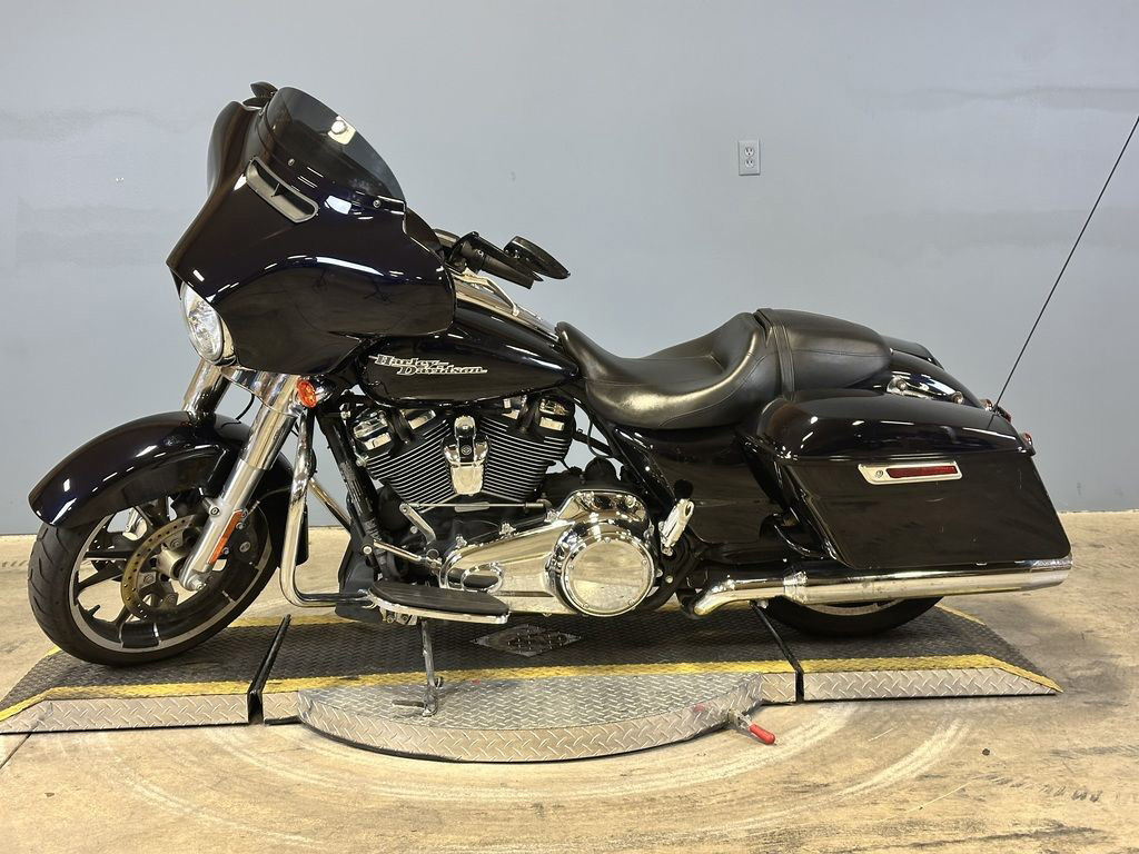 Street Glide®