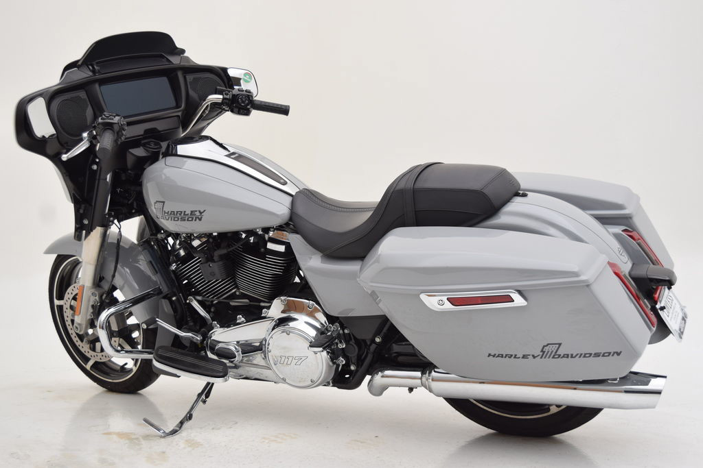 Street Glide®