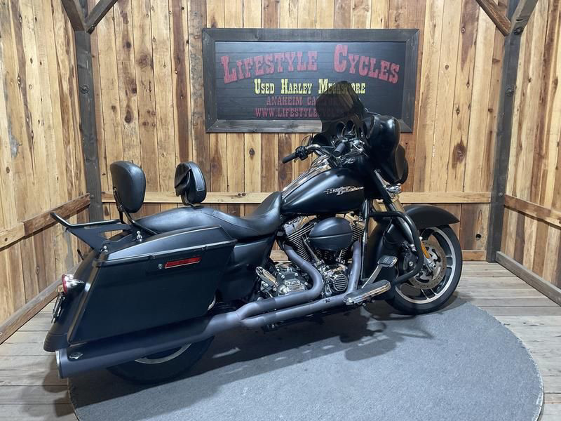 Street Glide®