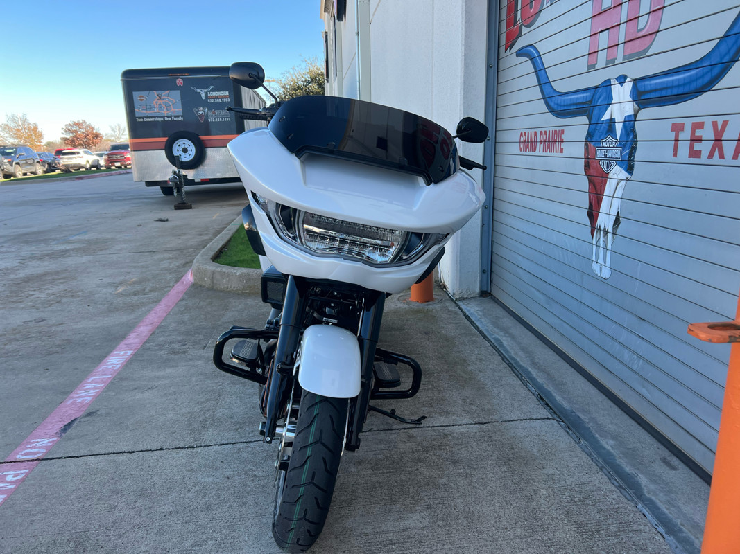 Road Glide®