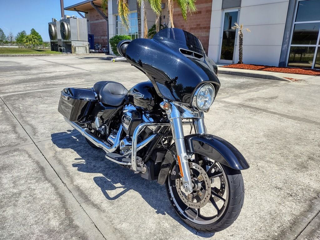 Street Glide®