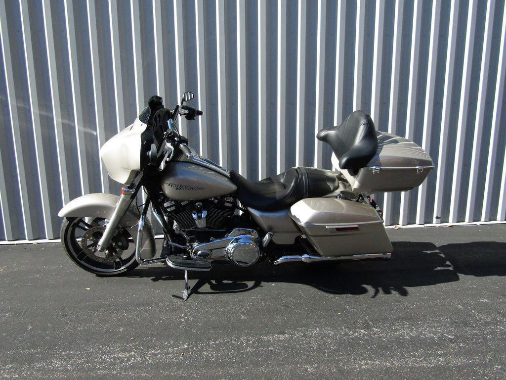 Street Glide®