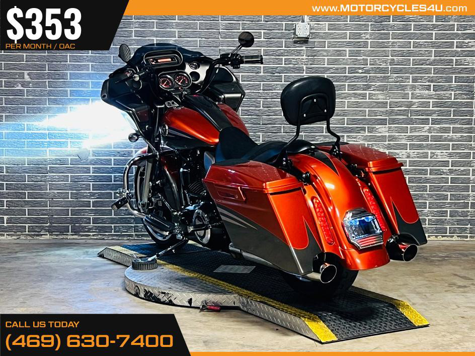 CVO™ Road Glide® Custom 