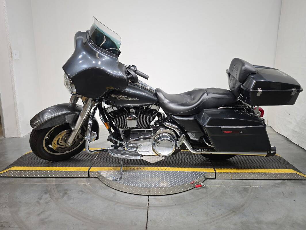 Street Glide®