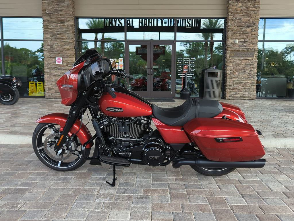 Street Glide®