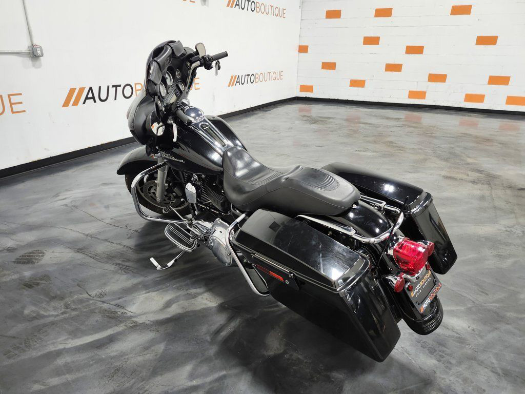 Street Glide®