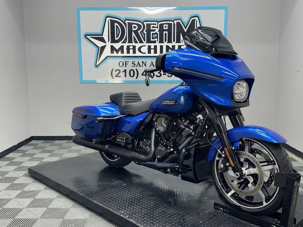 Street Glide®