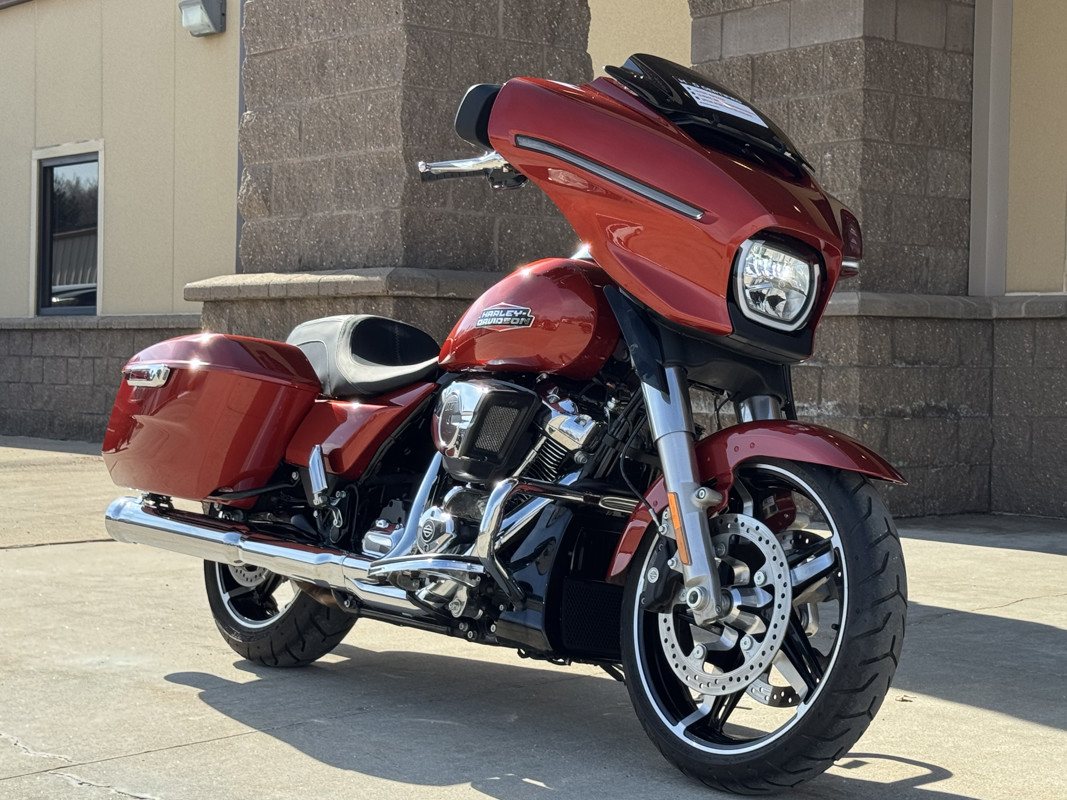 Street Glide®