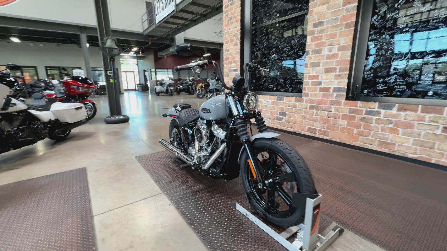 Street Bob®