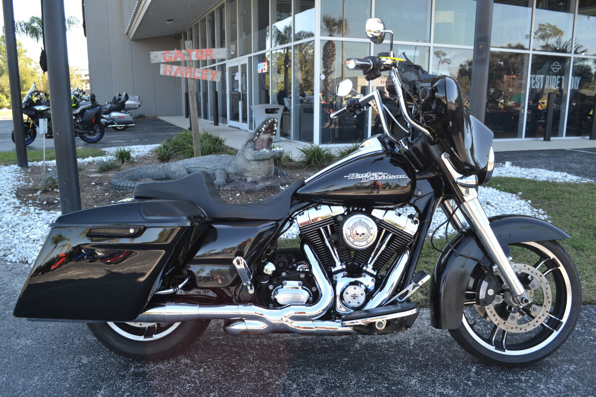 Street Glide®