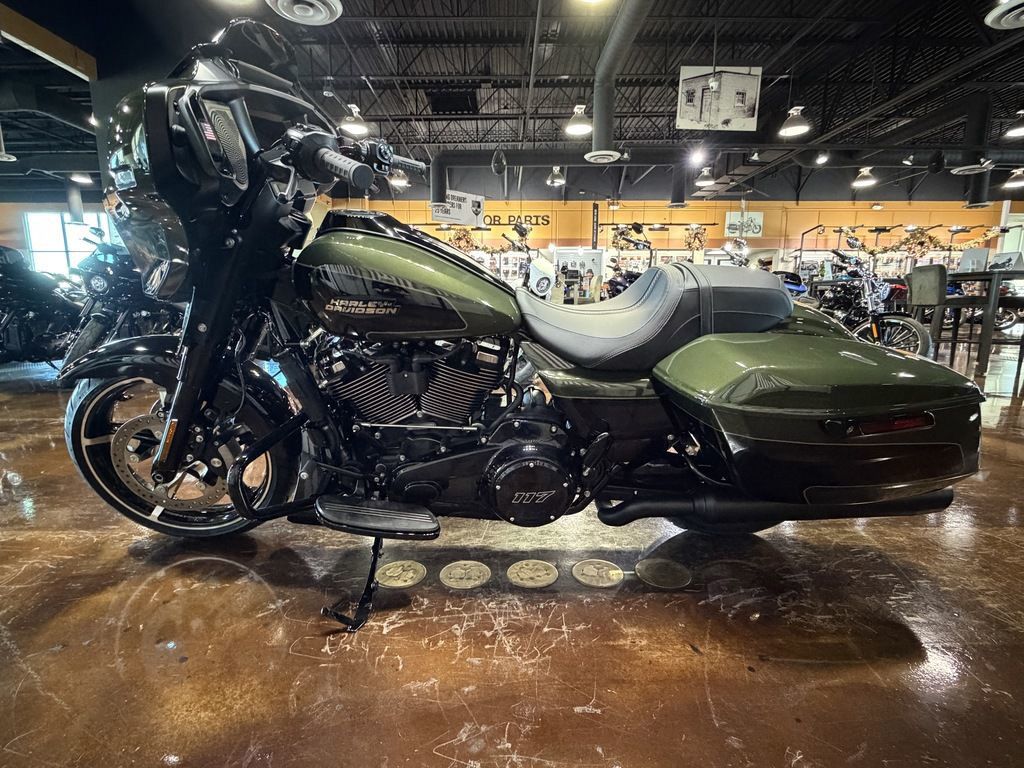 Street Glide®