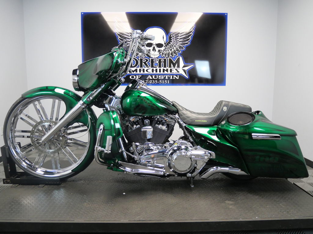 Street Glide®