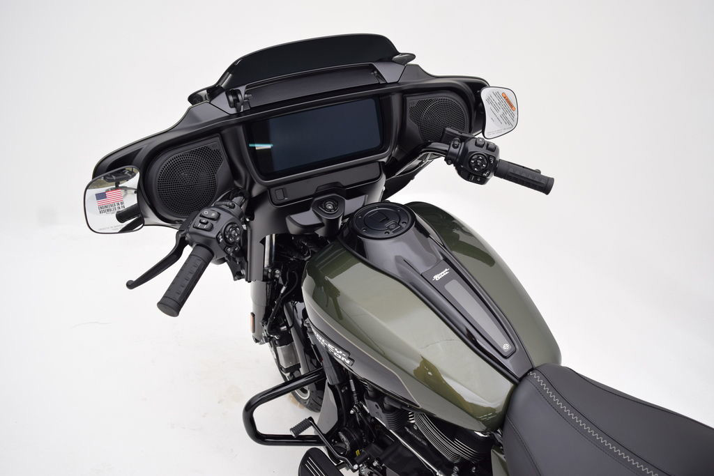 Street Glide®