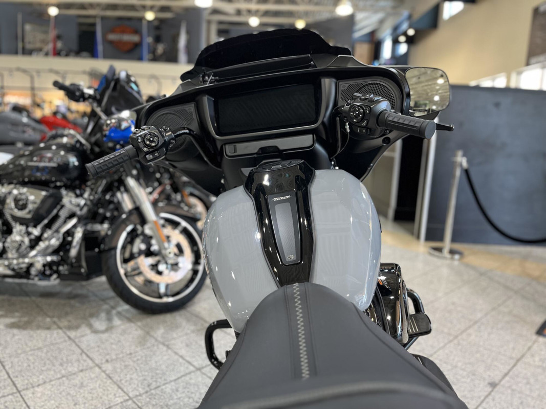 Street Glide®