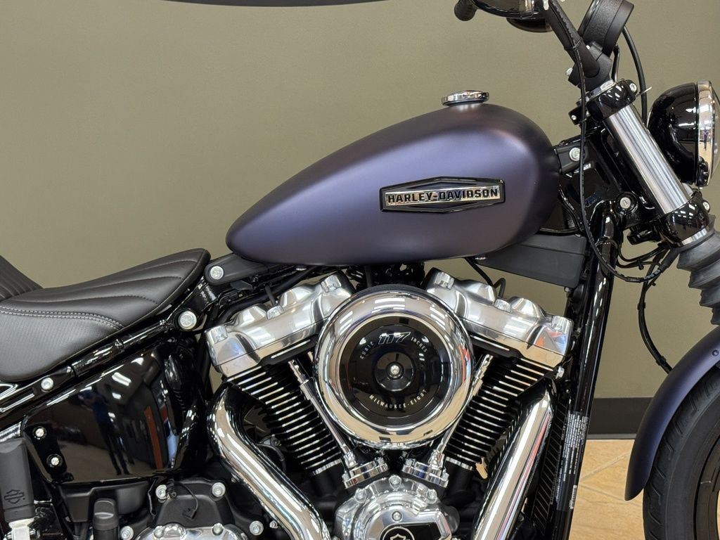 Street Bob®