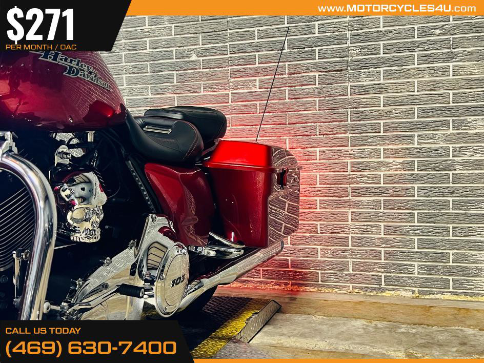Street Glide®
