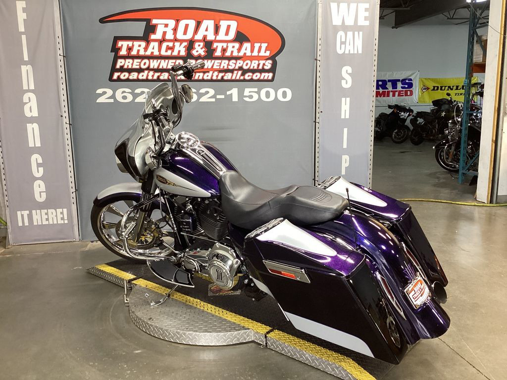 Street Glide®