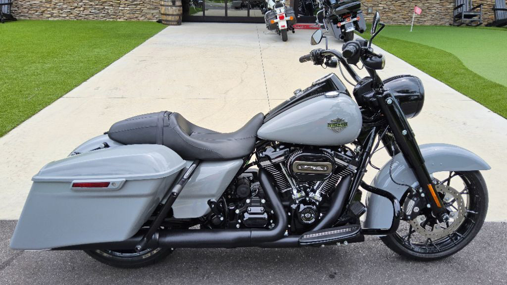 Road Glide®