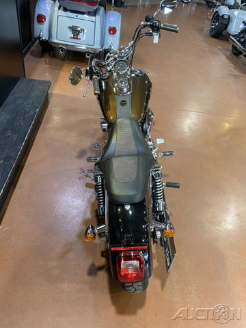 Dyna® Super Glide® Custom