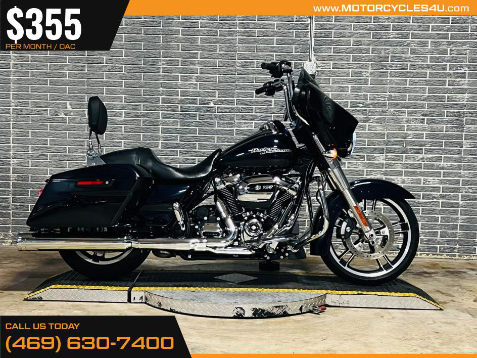 Street Glide®