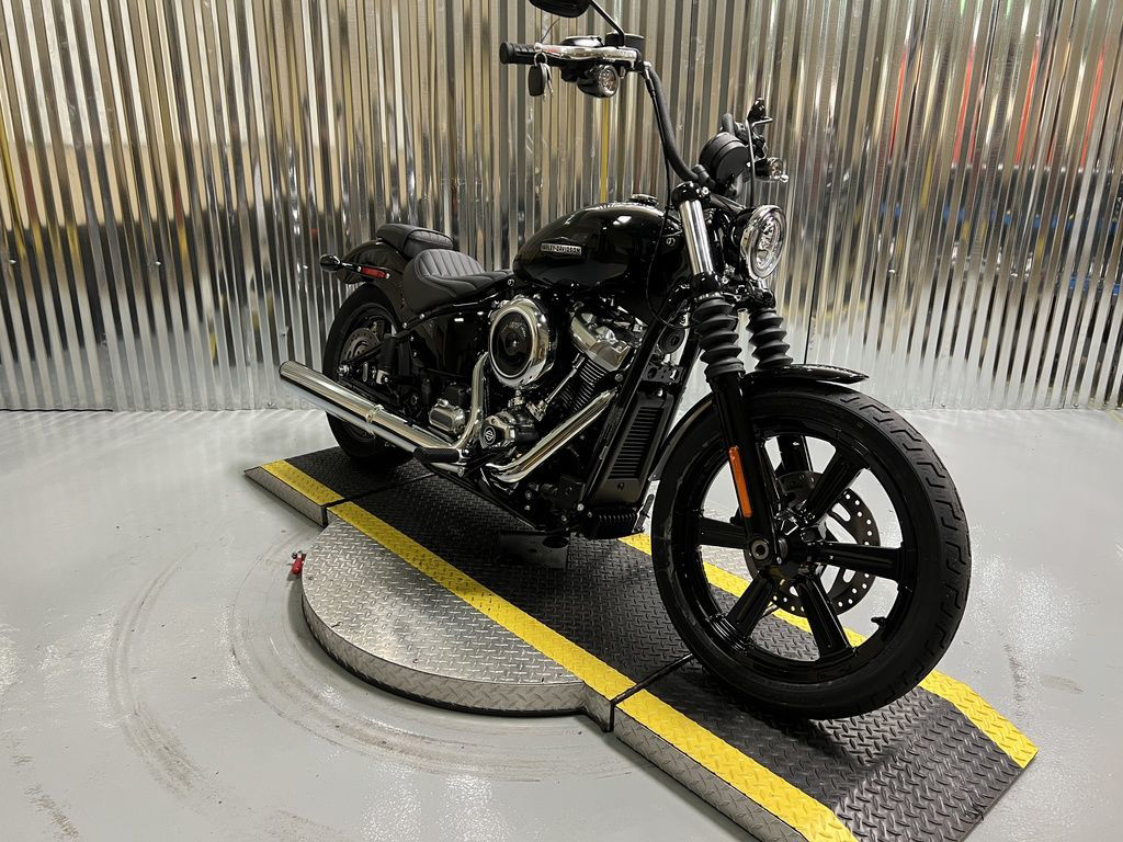 Street Bob®