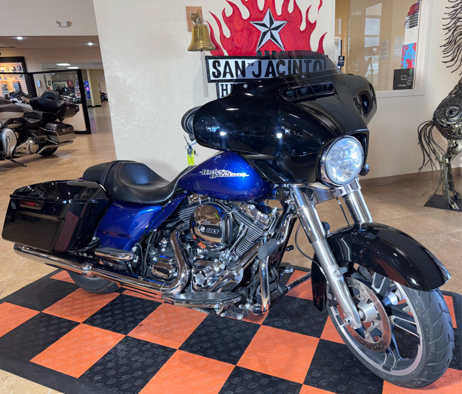 Street Glide®
