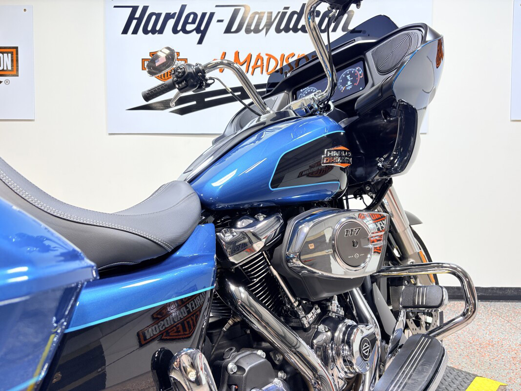 Road Glide®