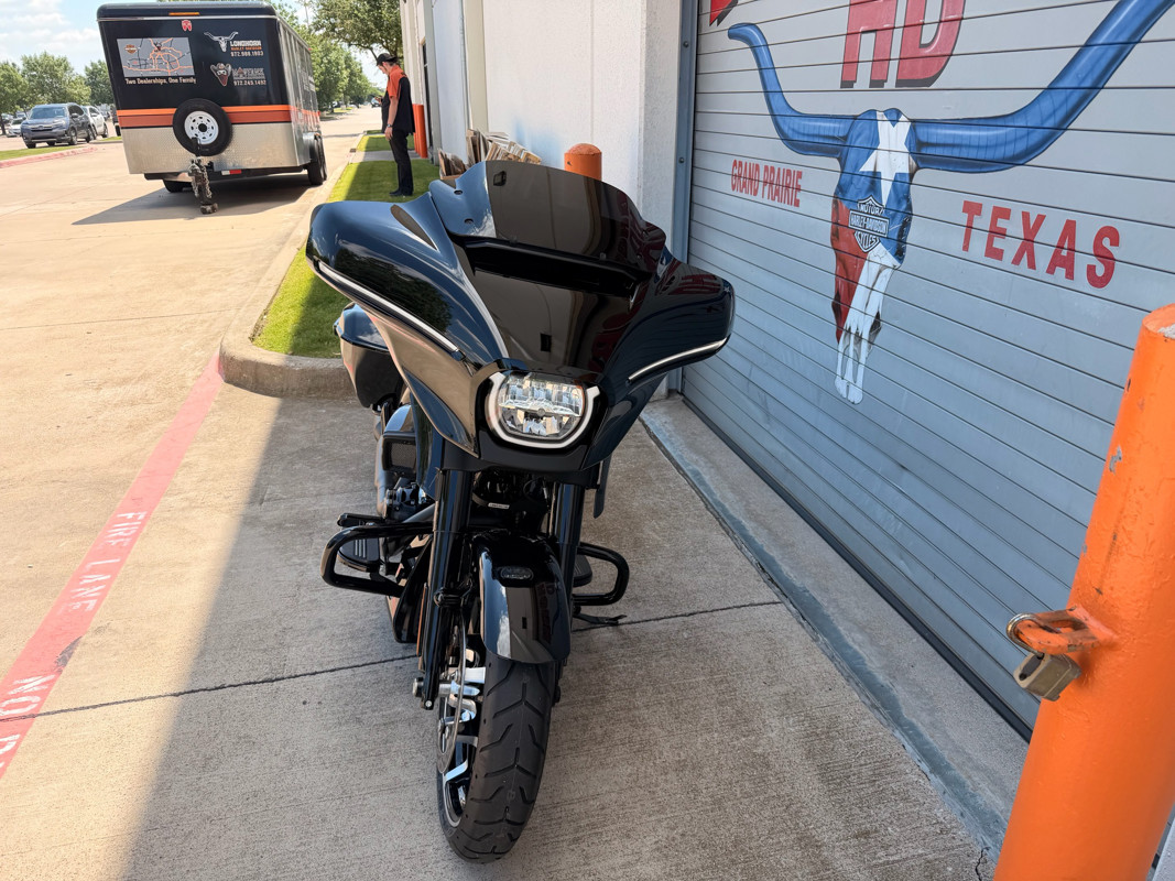 Street Glide®