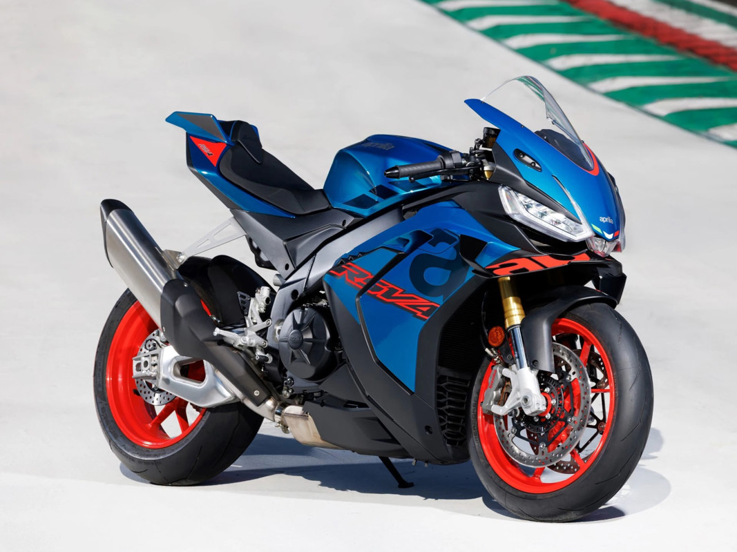 RSV4 1100