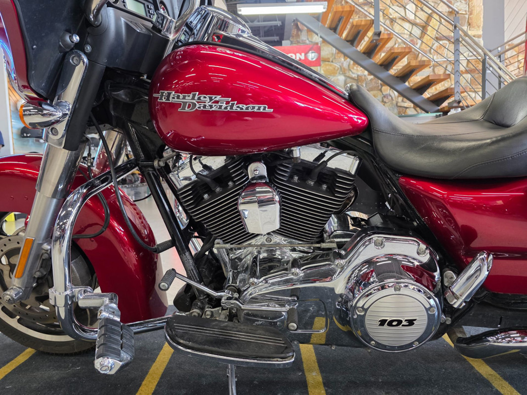 Street Glide®