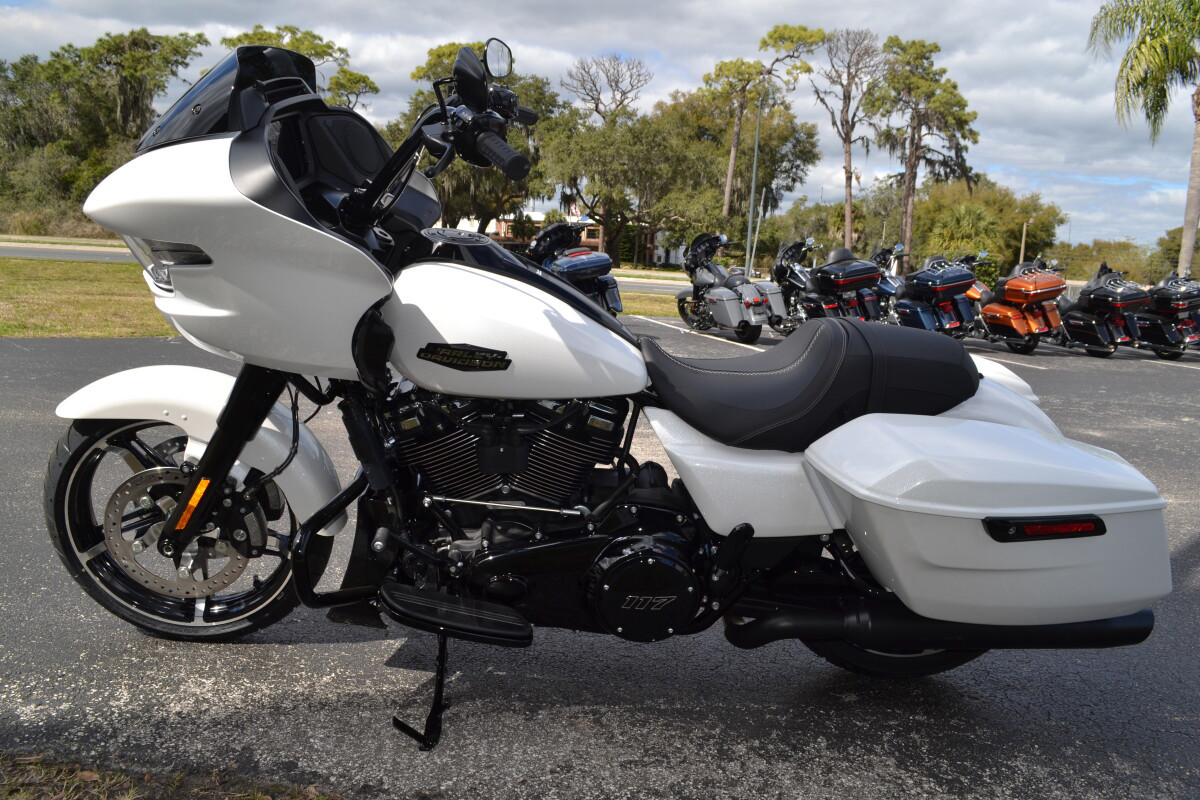 Road Glide®