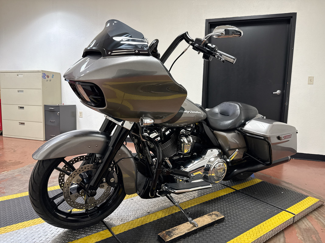 Road Glide®