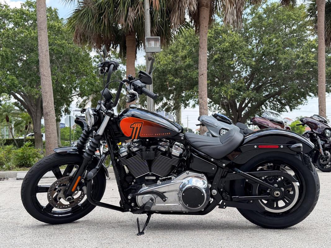 Street Bob®