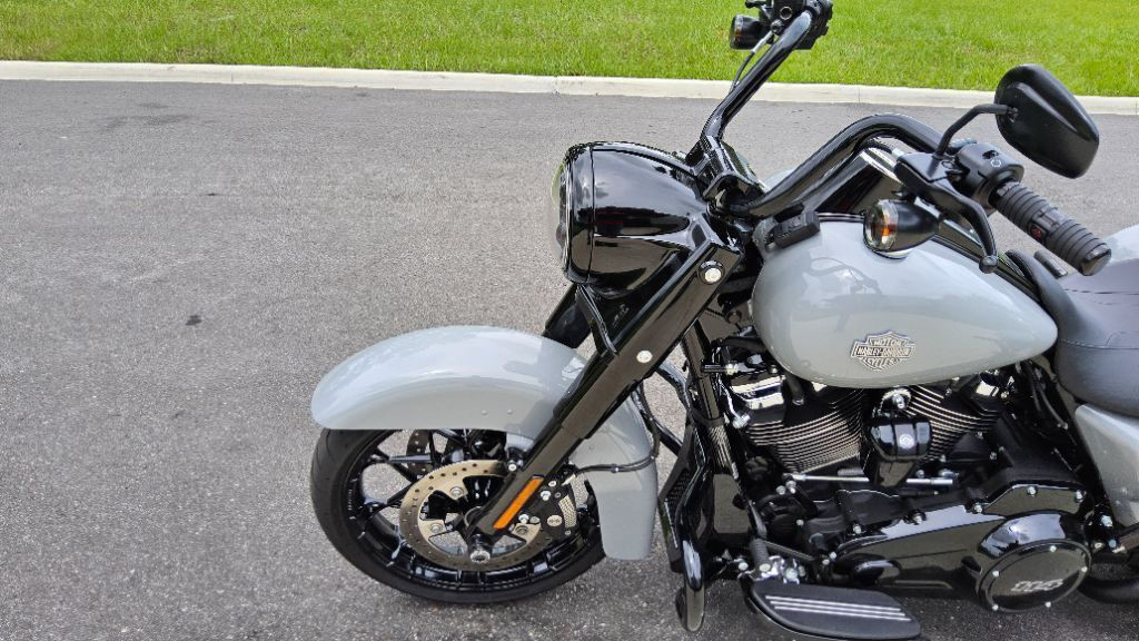 Road Glide®