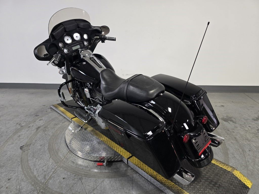 Street Glide®