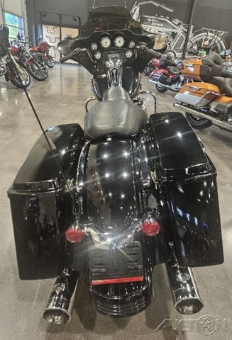 Street Glide®