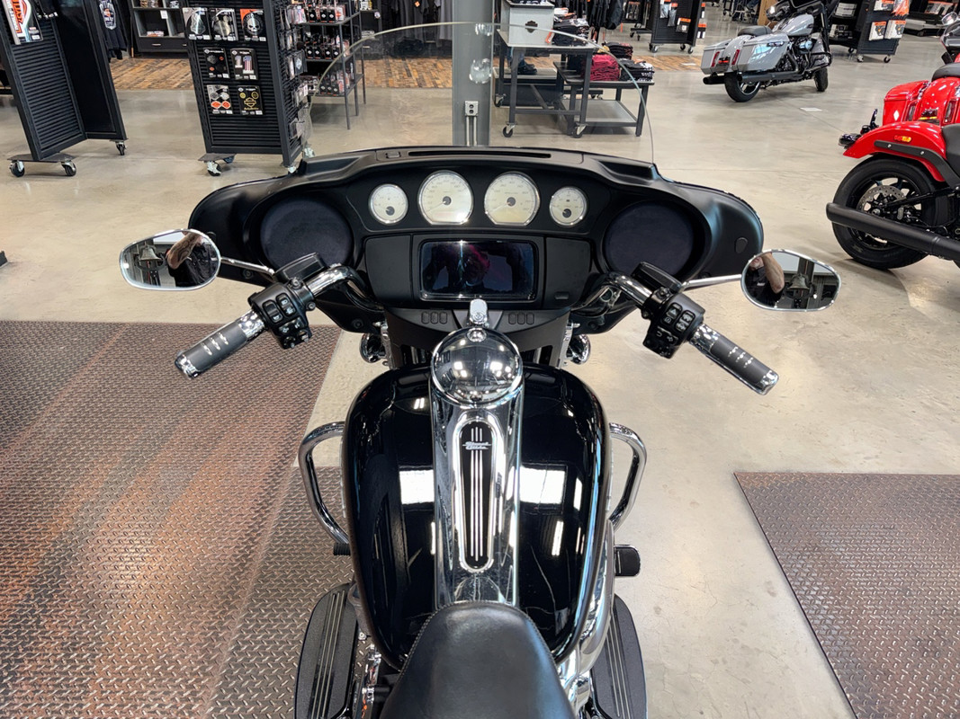 Street Glide®
