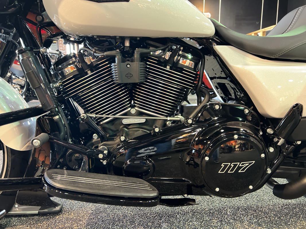 Street Glide®