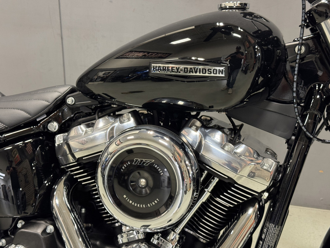 Street Bob®