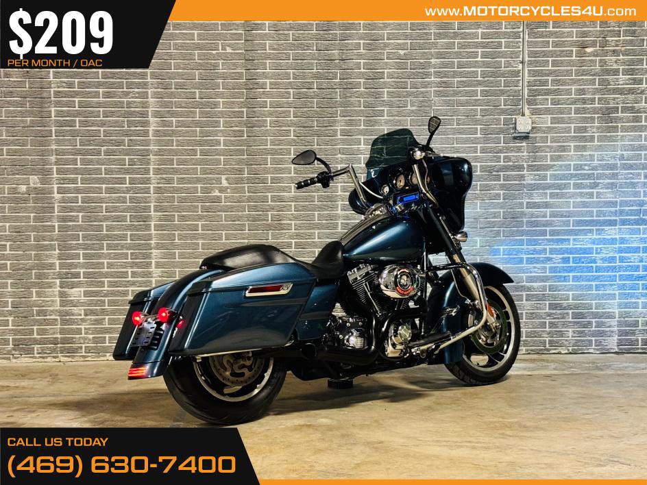 Street Glide®