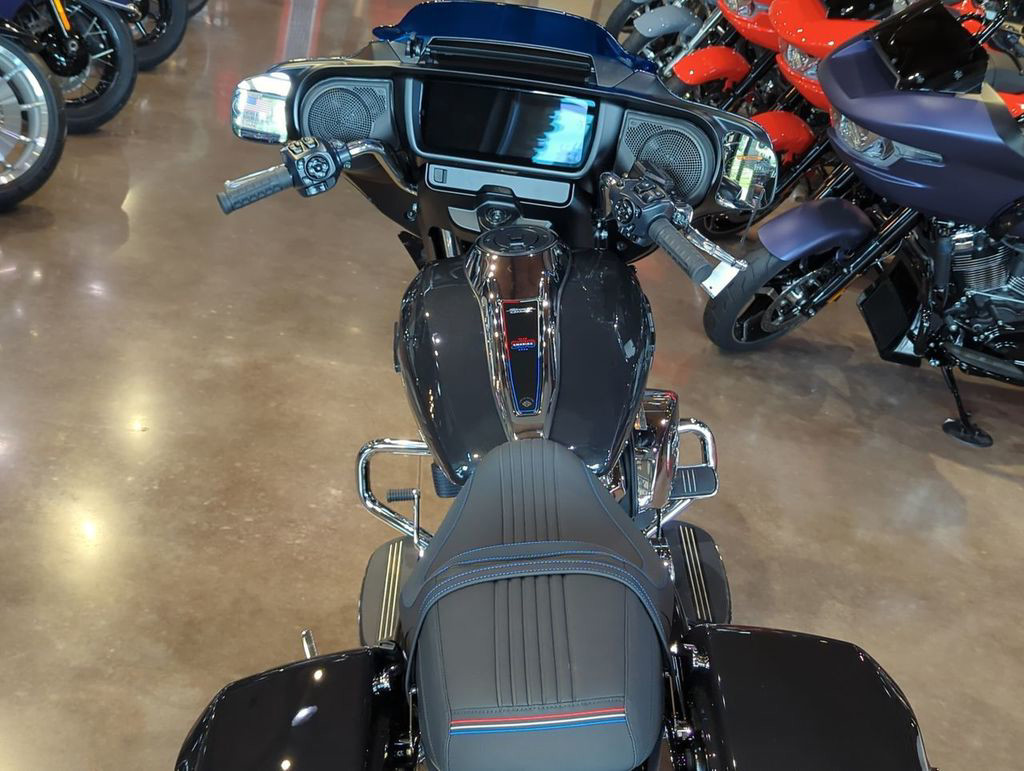 Street Glide®