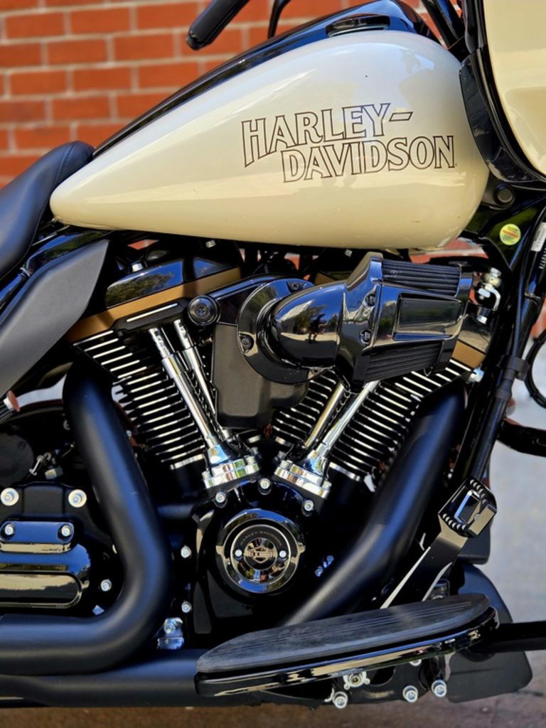 Road Glide® ST