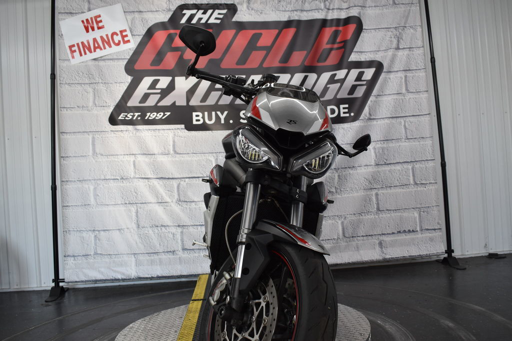 Street Triple RS