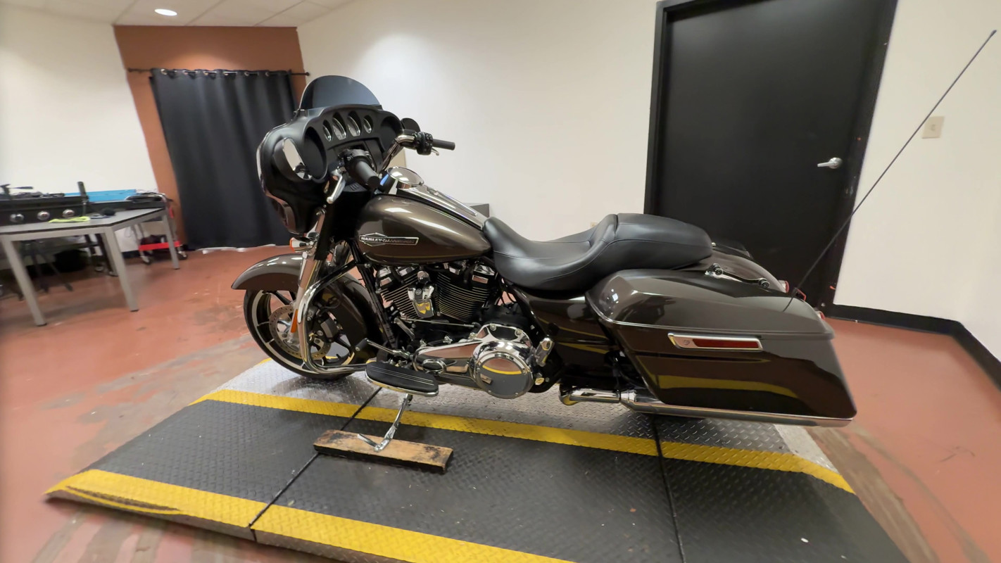 Street Glide®